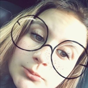 Meet your Posher, Mylee
